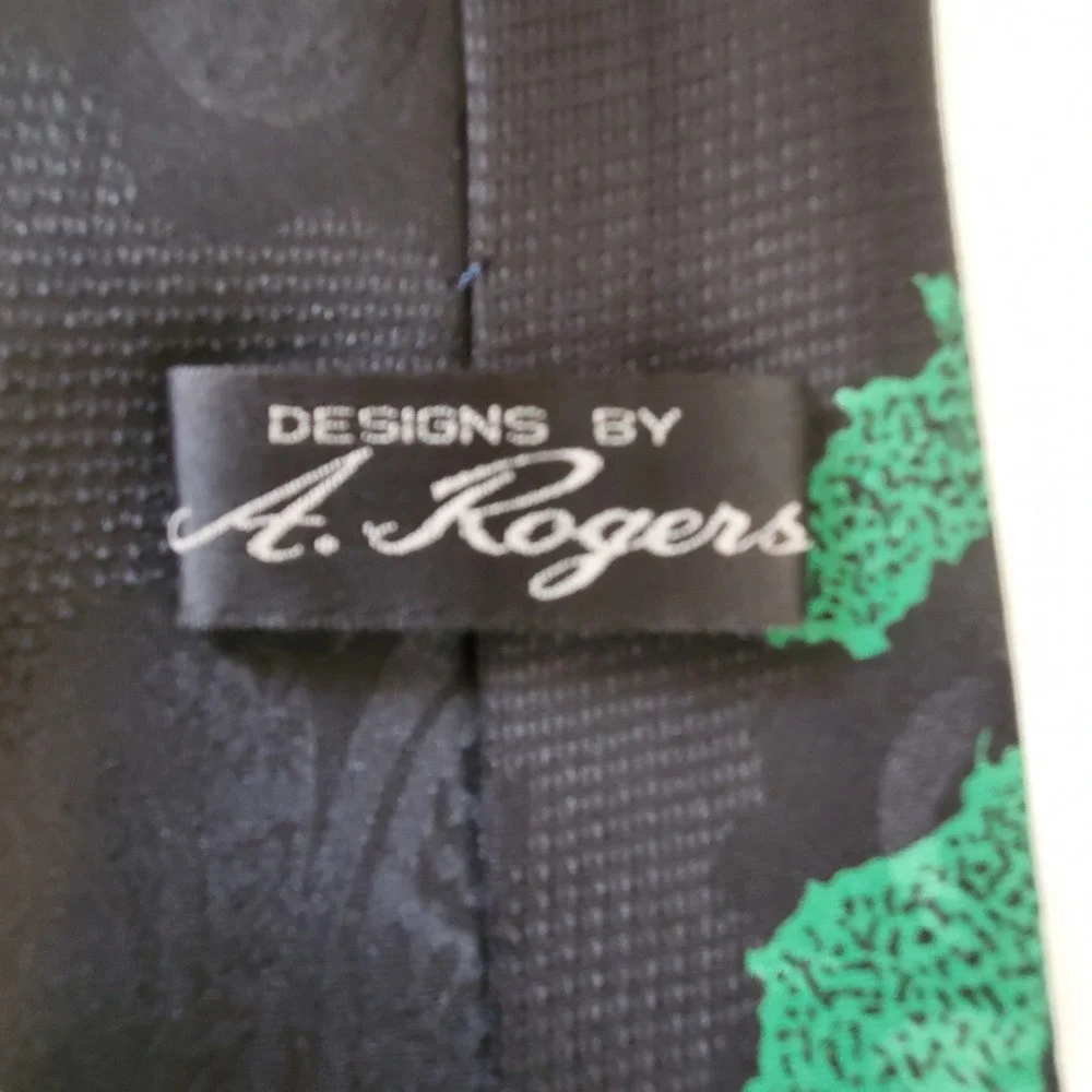 A. Rogers Mens Golf Novelty Silk Tie Black Green Funny Golfer‎ Tree Clubs 4x56